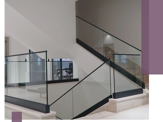 Стеклянные перила премиум-класса с установкой в Лесозаводске