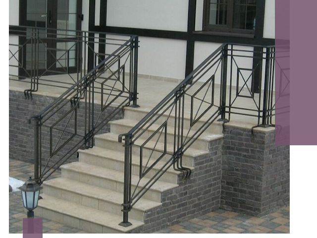 Перила для крыльца в Лесозаводске — монтаж, изготовление и установка