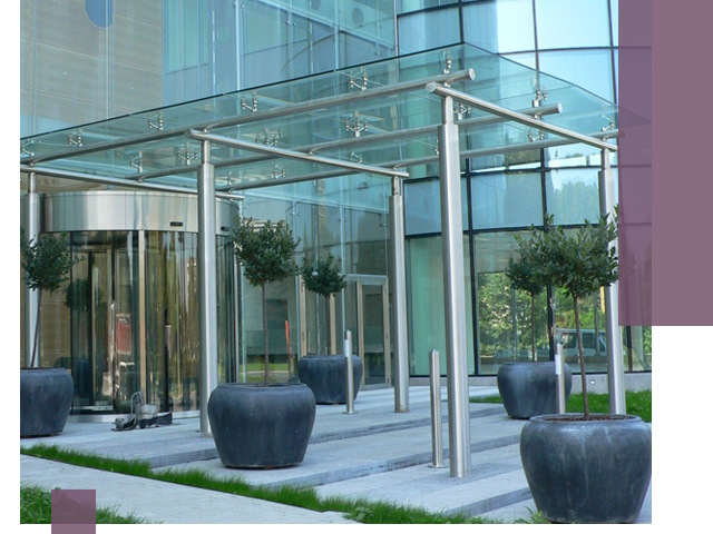 Навесы из стекла на заказ в Лесозаводске — монтаж и установка