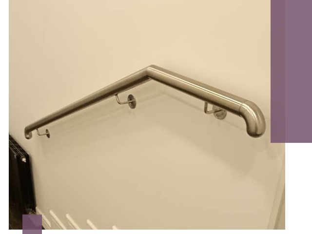 Изготовление пристенных поручней в Лесозаводске под ключ за сроки